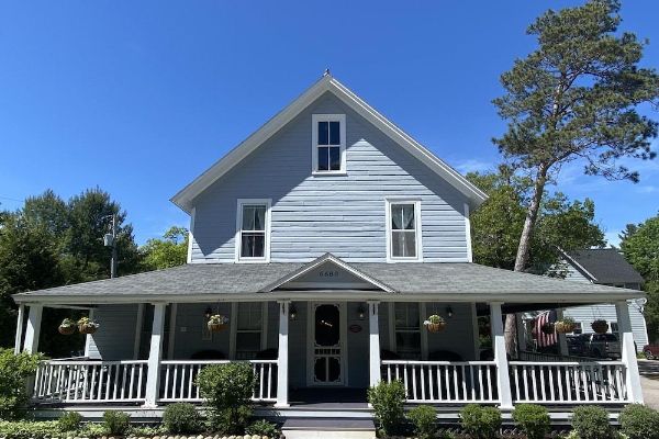The Sylvan Inn (Glen Arbor)